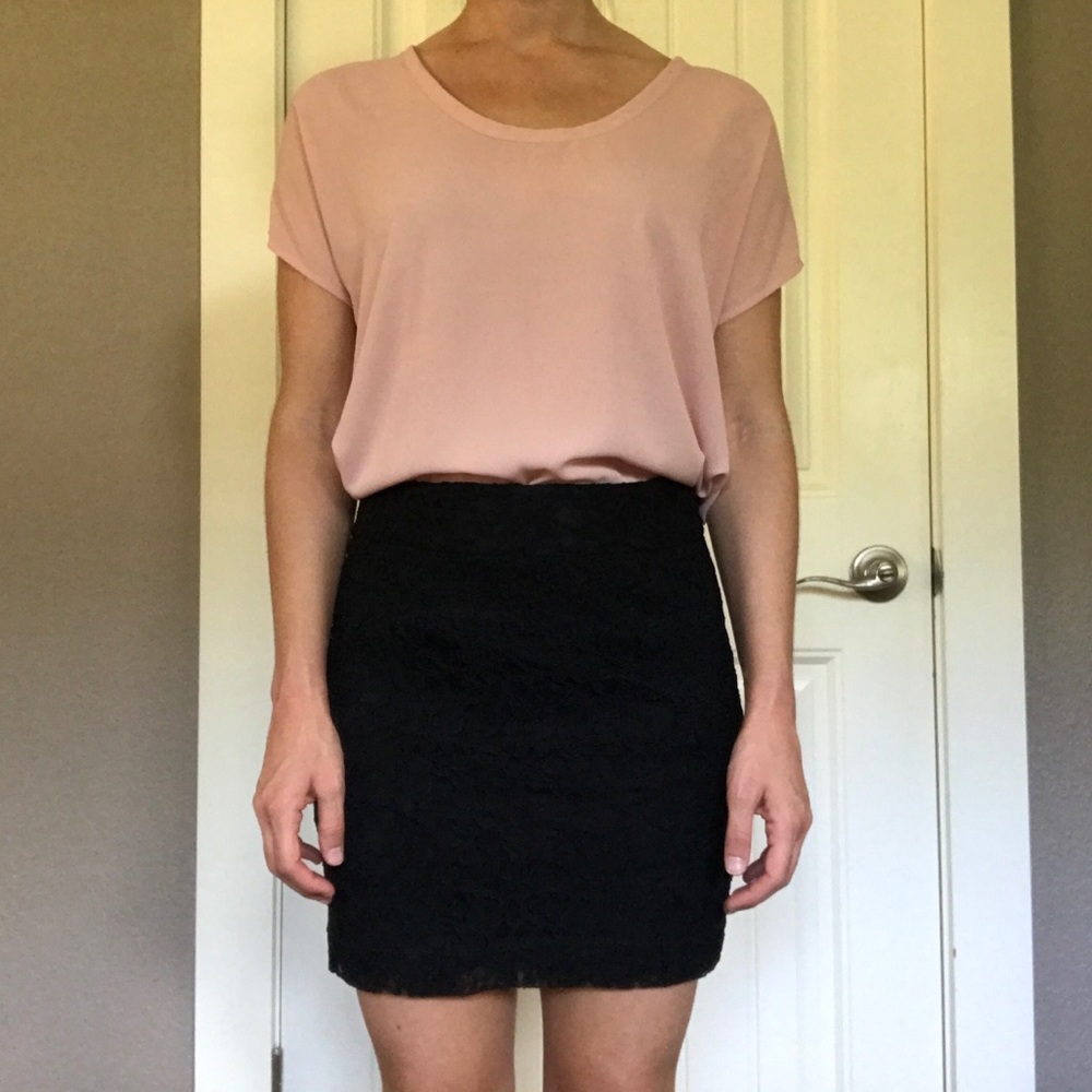 NWT Express black lace skirt 00